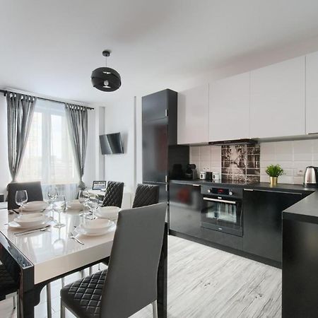 Oomph Warsaw Central Premium Apartments ภายนอก รูปภาพ