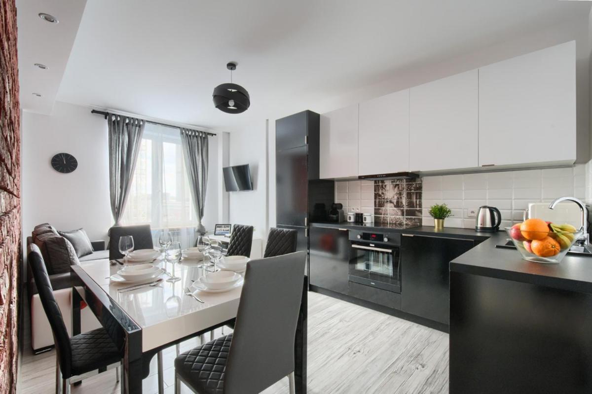 Oomph Warsaw Central Premium Apartments ภายนอก รูปภาพ